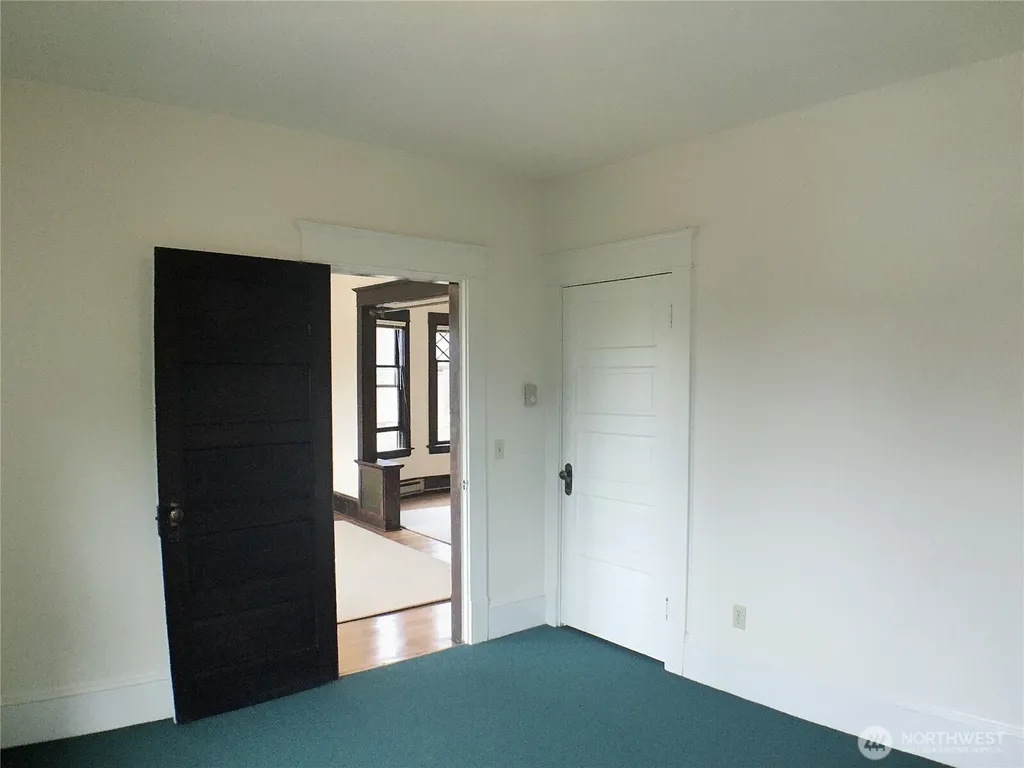 910 NW 52nd Street Seattle WA 98107