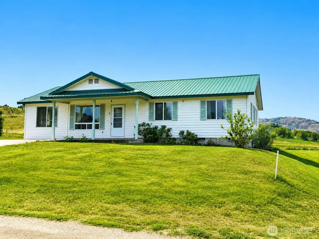 8 Orchard Loop S. Tonasket WA 98855