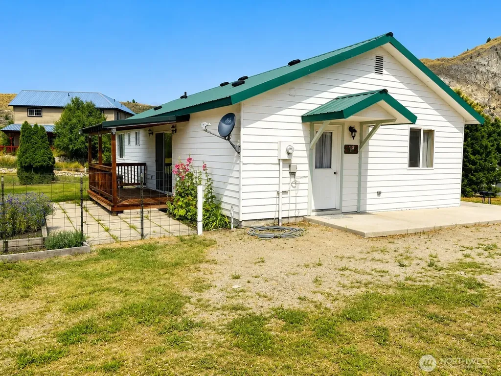 8 Orchard Loop S. Tonasket WA 98855
