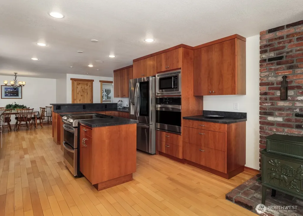 214 Edmonson Drive Sequim WA 98382