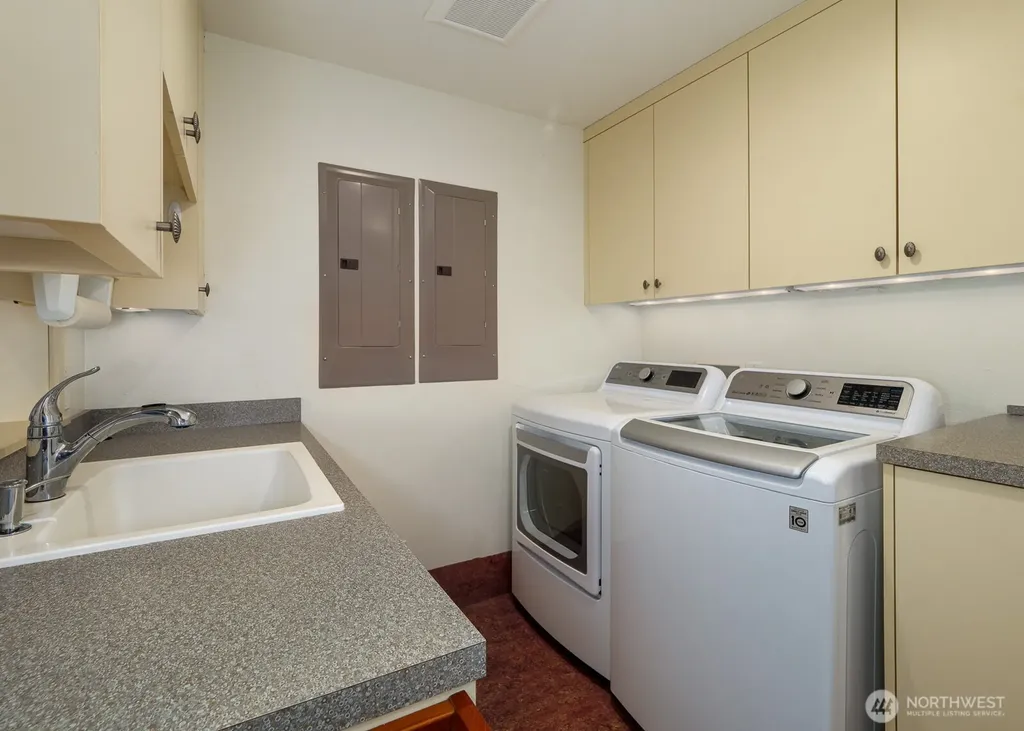 214 Edmonson Drive Sequim WA 98382