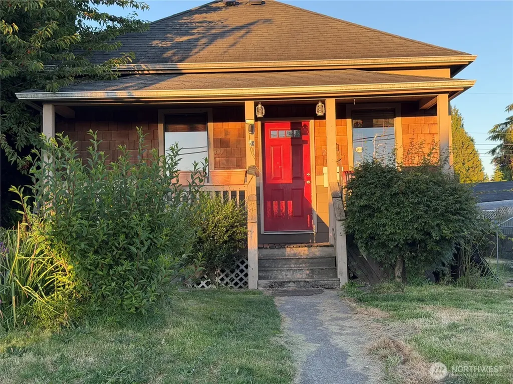 2505 Harrison Avenue Everett WA 98201