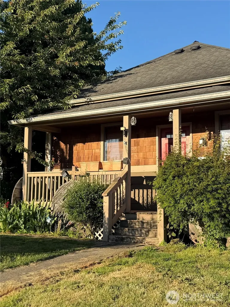 2505 Harrison Avenue Everett WA 98201