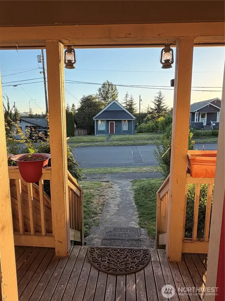 2505 Harrison Avenue Everett WA 98201