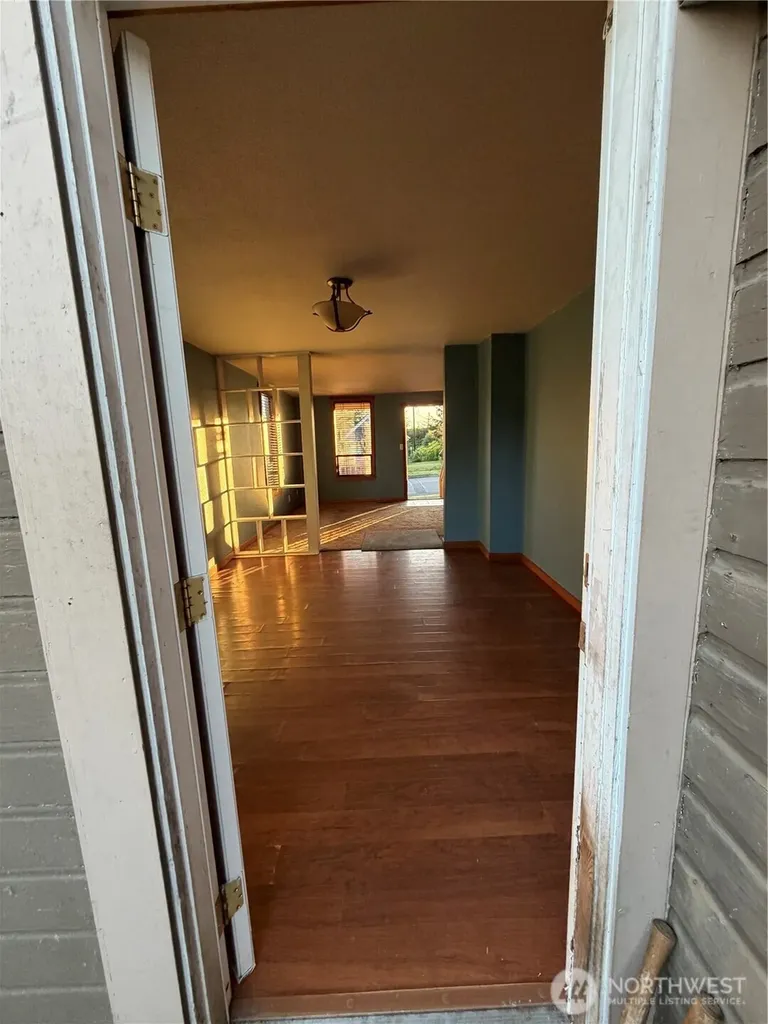 2505 Harrison Avenue Everett WA 98201