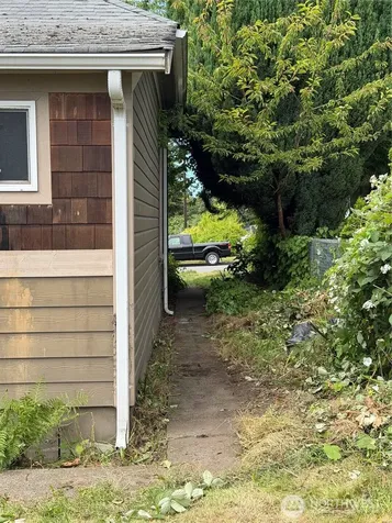 2505 Harrison Avenue Everett WA 98201