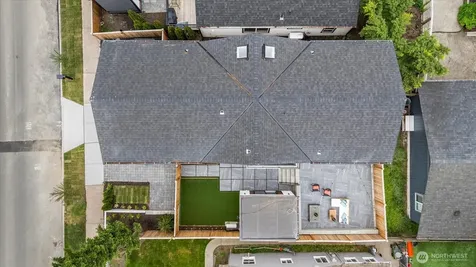 11709 Roosevelt Way NE Seattle WA 98125