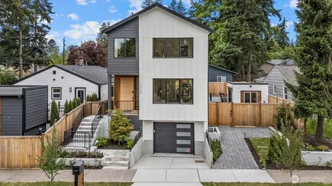 11709 Roosevelt Way NE Seattle WA 98125