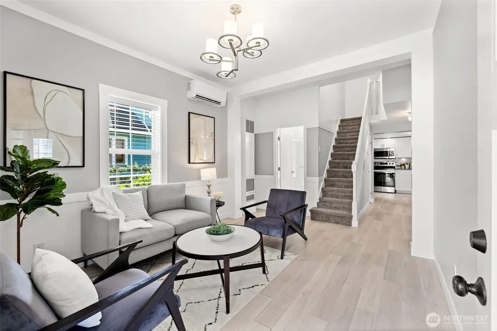523 Williams Avenue S Renton WA 98057
