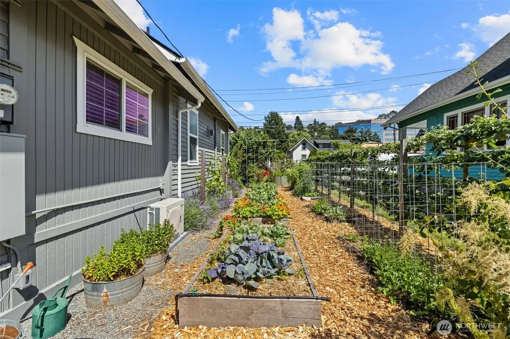 523 Williams Avenue S Renton WA 98057