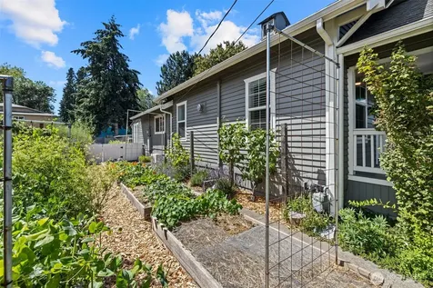523 Williams Avenue S Renton WA 98057
