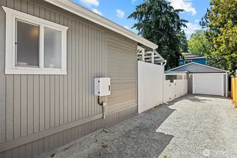 523 Williams Avenue S Renton WA 98057