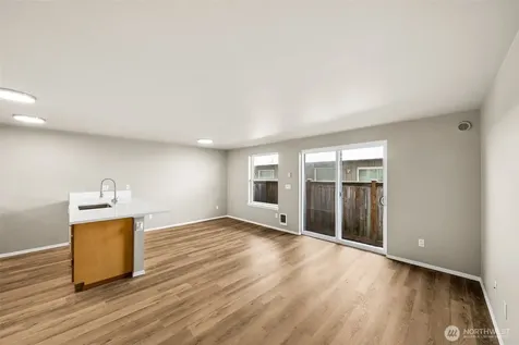 4042 S Warner Street Tacoma WA 98409