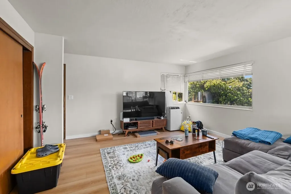 5506 7th Avenue NW Seattle WA 98107