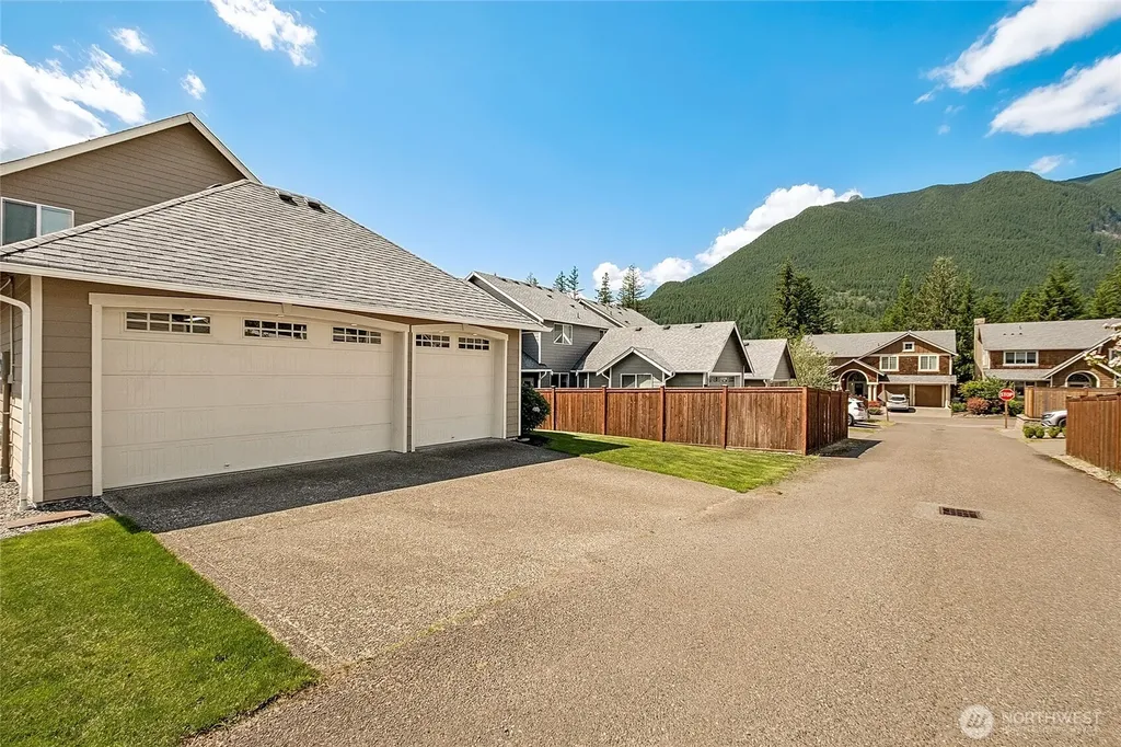 1670 Eagles Nest Place SE North Bend WA 98045
