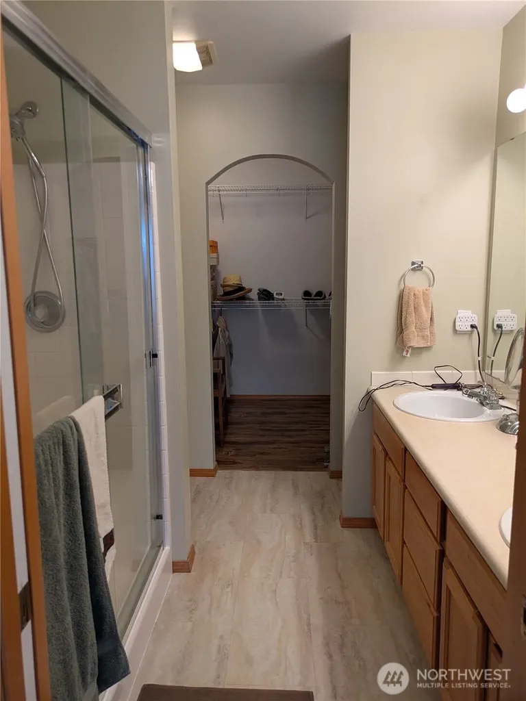 22931 SE 240th Place Maple Valley WA 98038