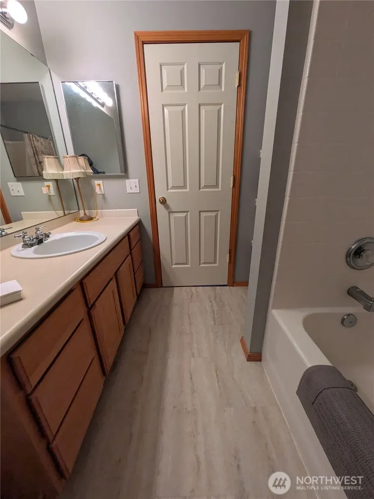 22931 SE 240th Place Maple Valley WA 98038