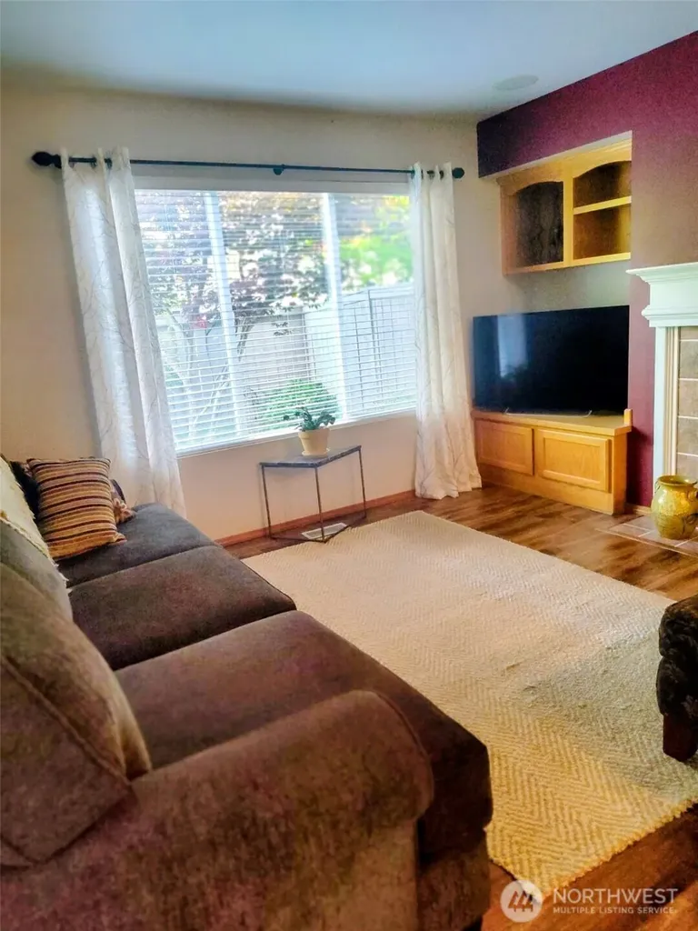 22931 SE 240th Place Maple Valley WA 98038