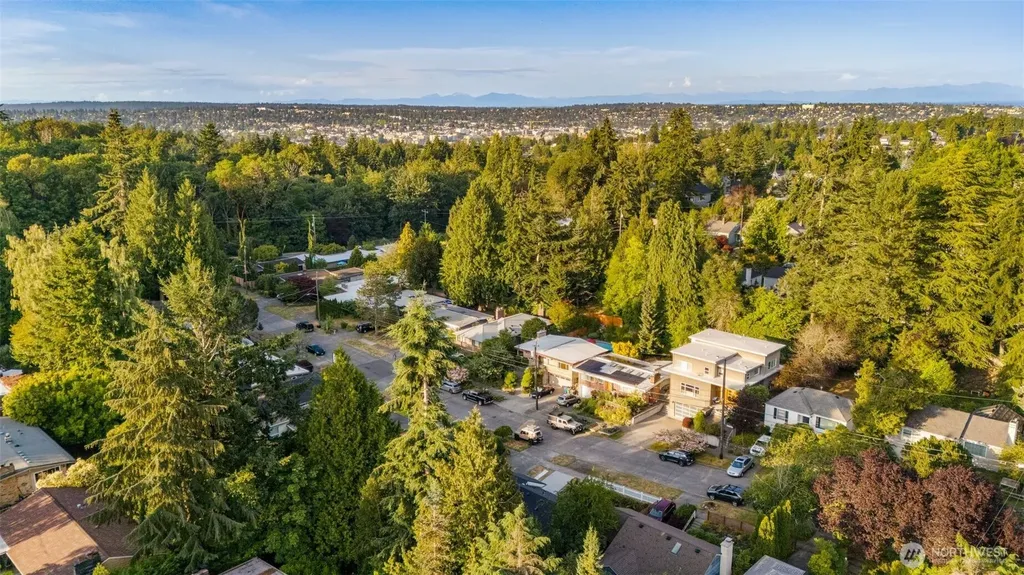 3613 40th Avenue W Seattle WA 98199