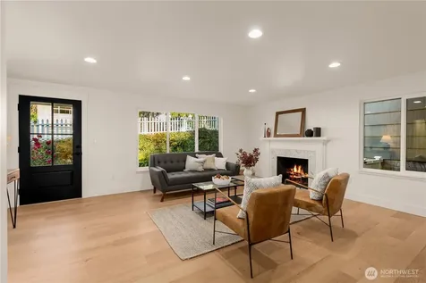 3613 40th Avenue W Seattle WA 98199