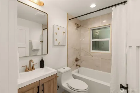 3613 40th Avenue W Seattle WA 98199