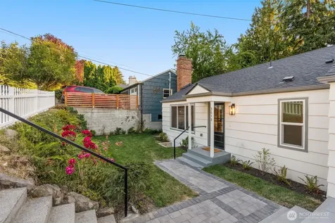 3613 40th Avenue W Seattle WA 98199