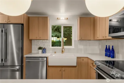 3613 40th Avenue W Seattle WA 98199