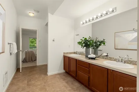 2852 S Nevada Street Seattle WA 98108