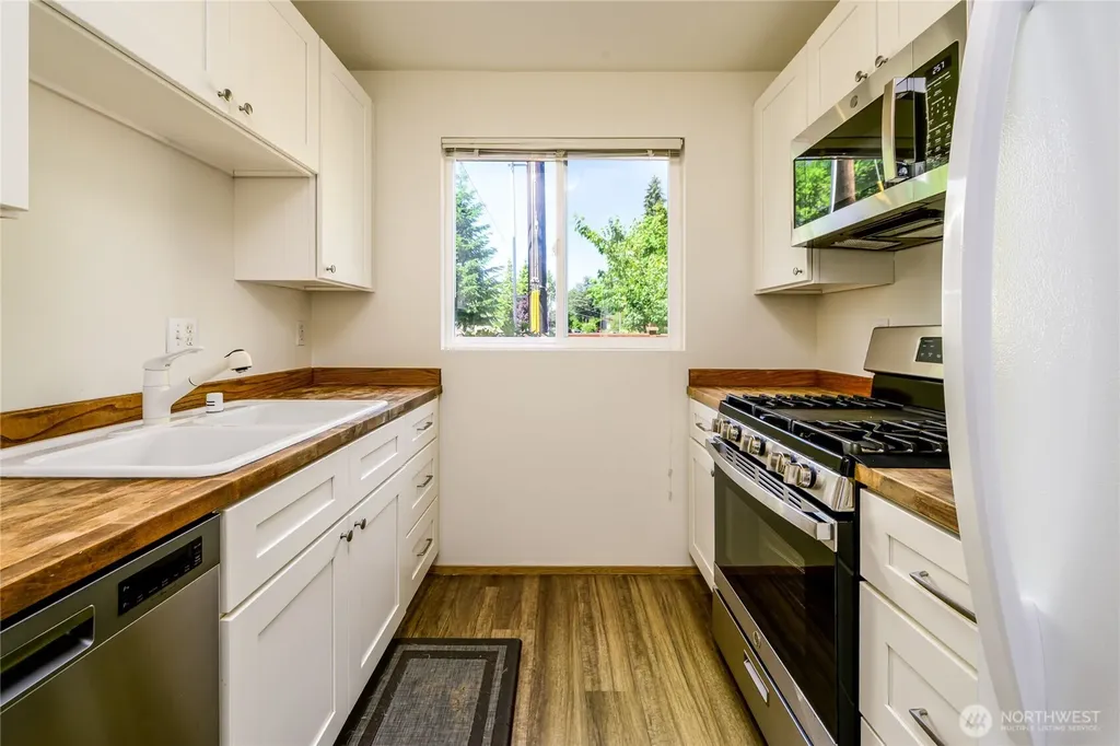 1318 N 184th Court Shoreline WA 98177