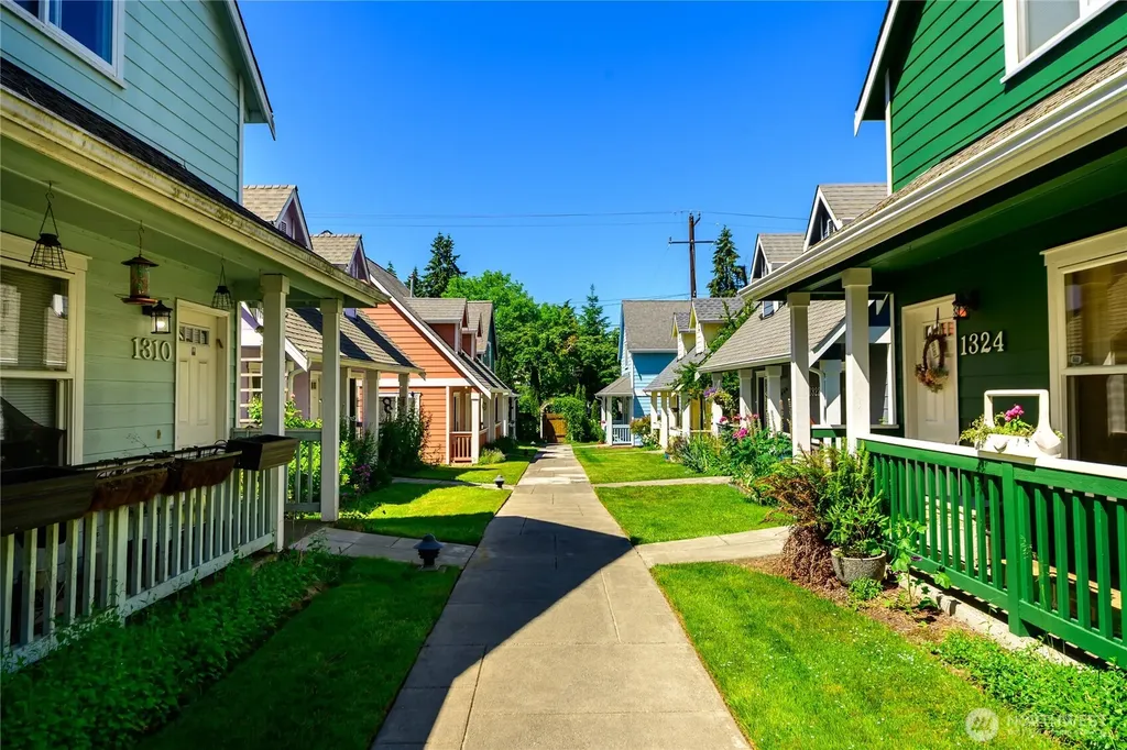1318 N 184th Court Shoreline WA 98177