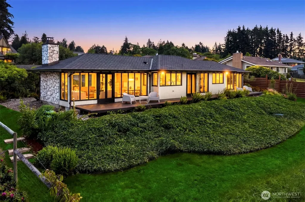 11505 103rd Avenue SW Vashon WA 98070