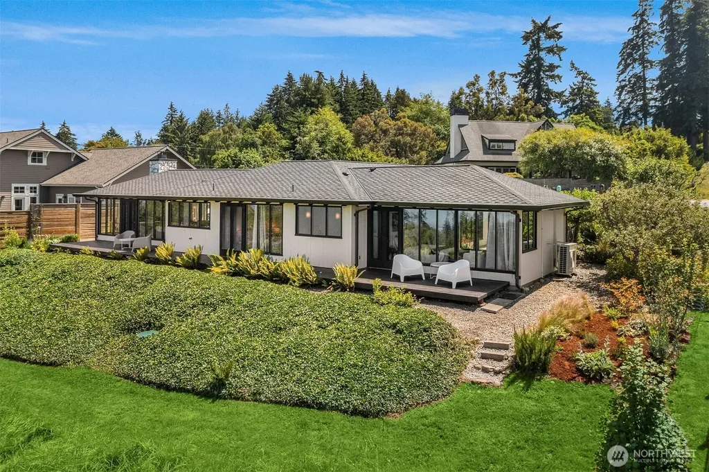 11505 103rd Avenue SW Vashon WA 98070