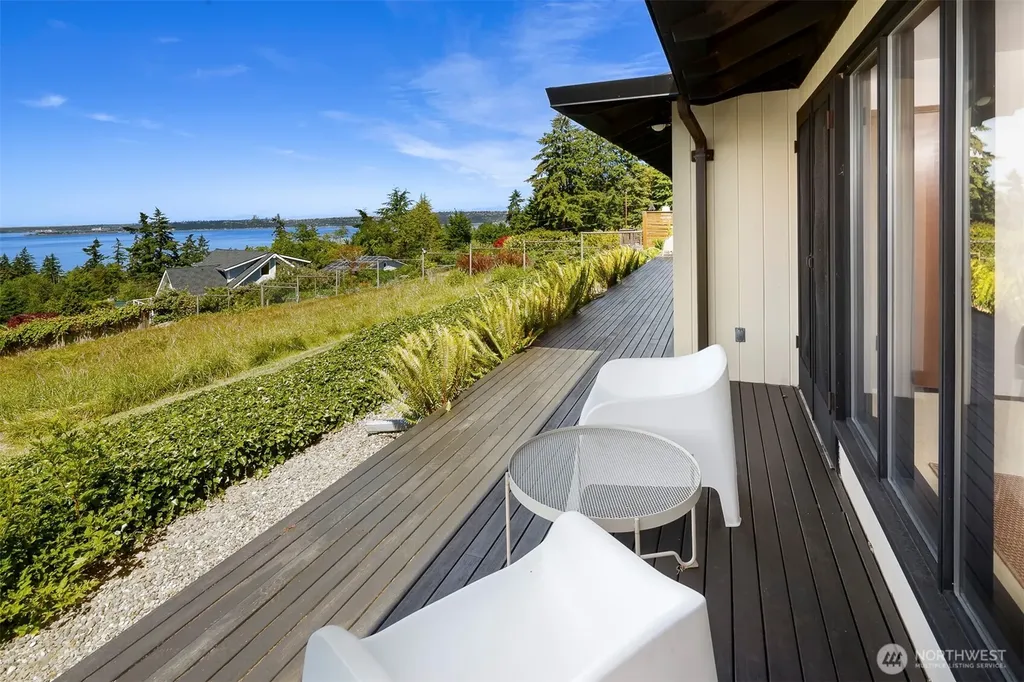 11505 103rd Avenue SW Vashon WA 98070