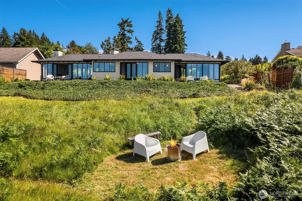 11505 103rd Avenue SW Vashon WA 98070