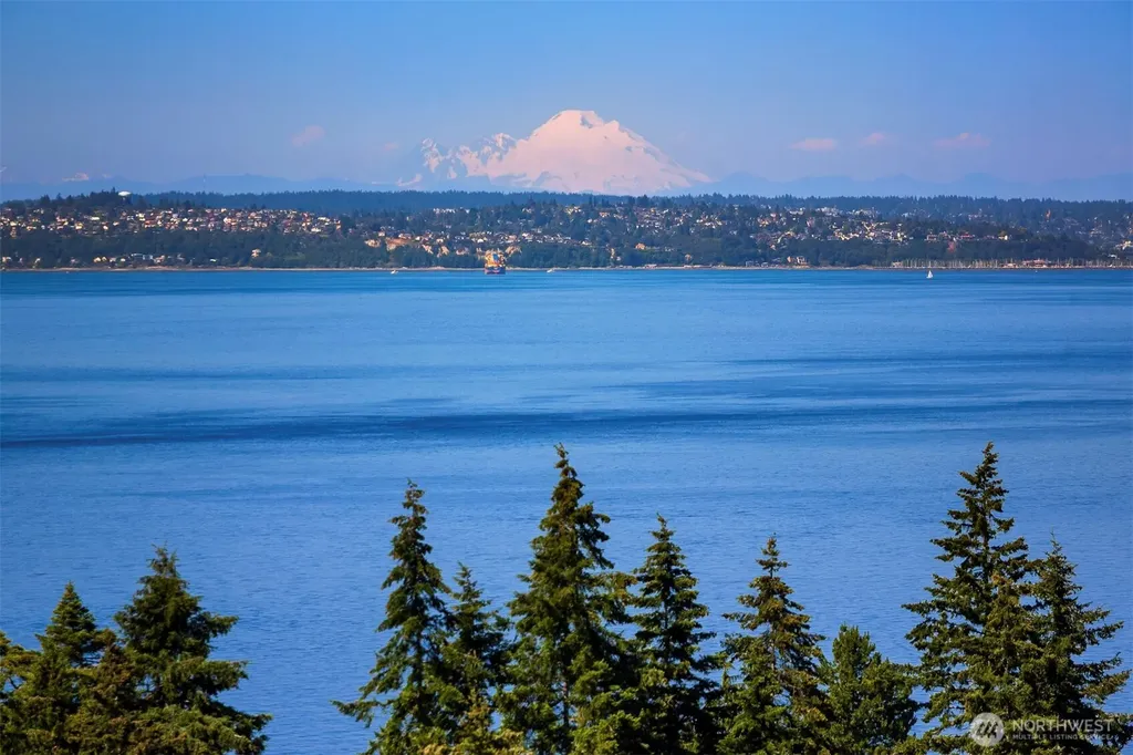 11505 103rd Avenue SW Vashon WA 98070