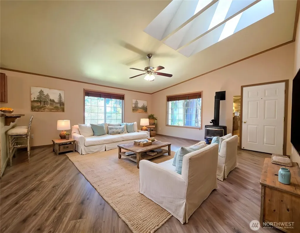 51 SE Cabana Avenue Shelton WA 98584