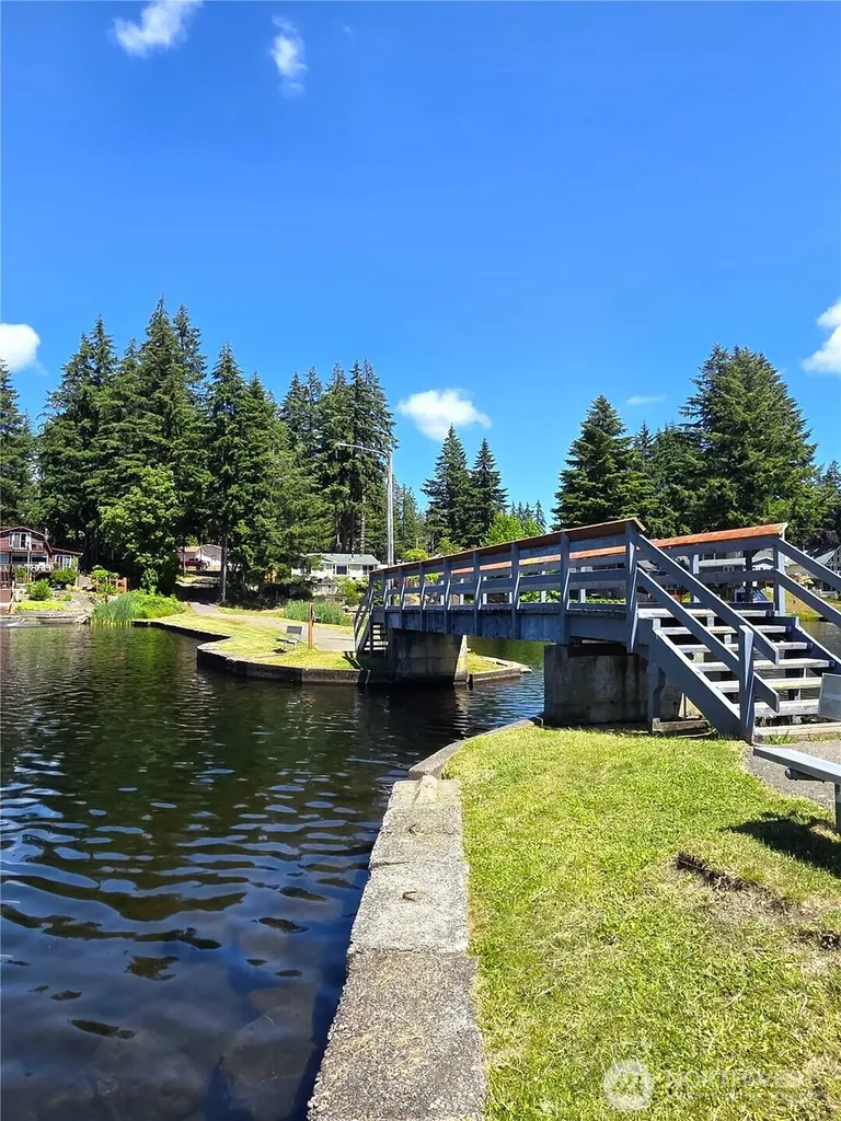 51 SE Cabana Avenue Shelton WA 98584