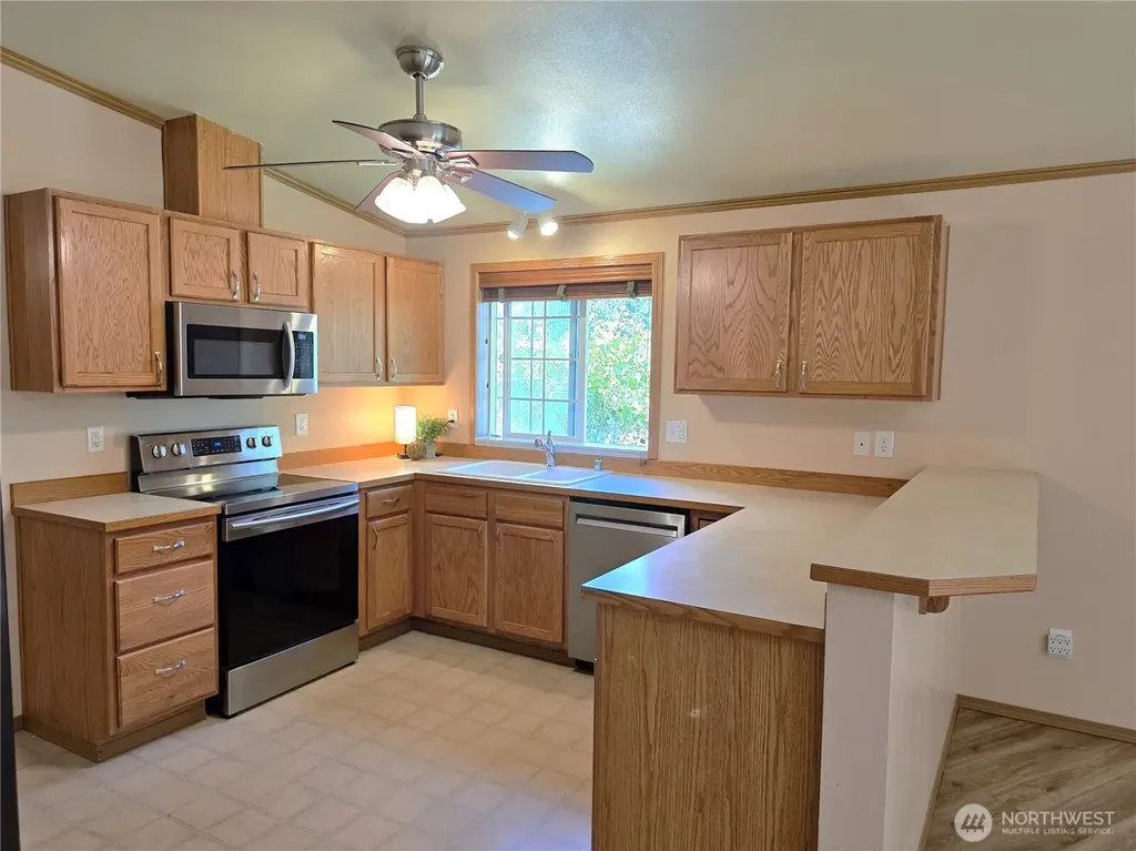 51 SE Cabana Avenue Shelton WA 98584