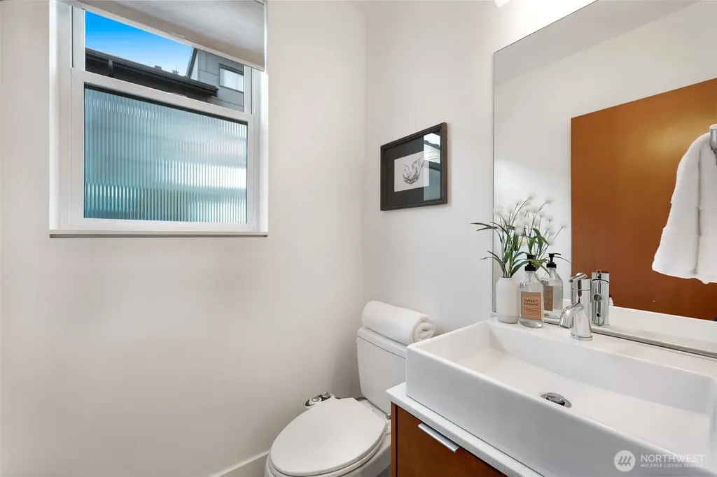 1508 44th Avenue SW Seattle WA 98116