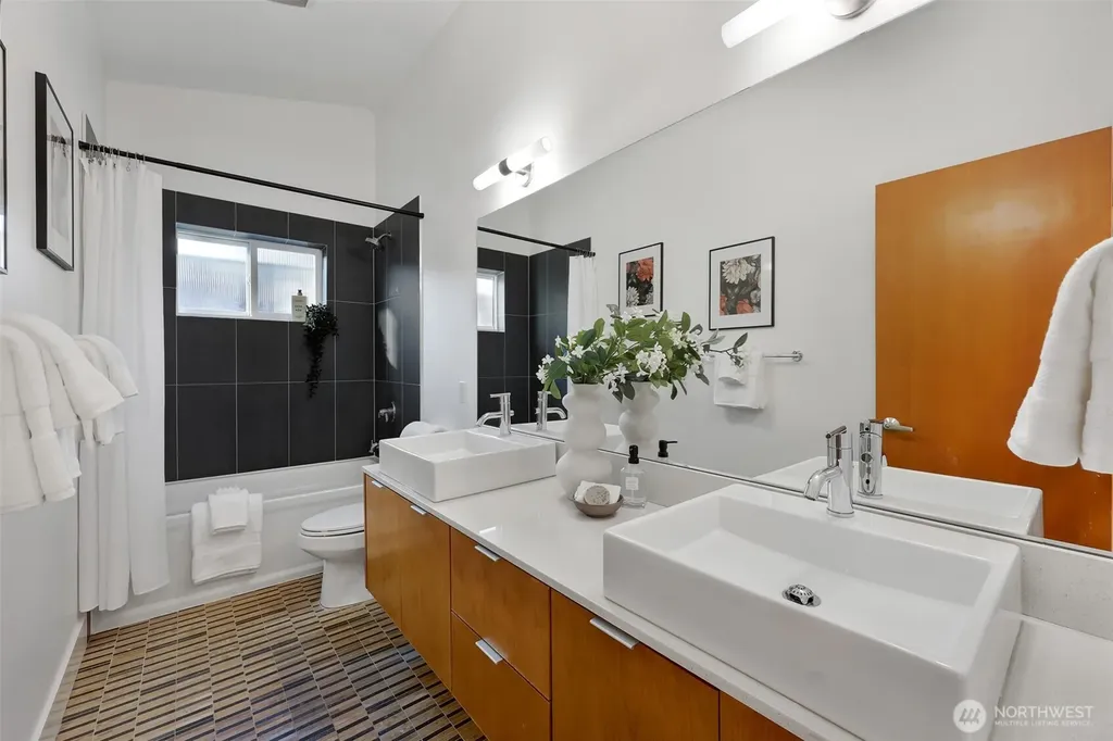 1508 44th Avenue SW Seattle WA 98116