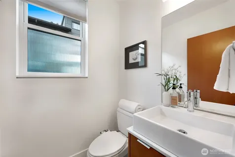 1508 44th Avenue SW Seattle WA 98116