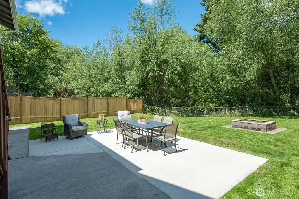 933 E Sharon Avenue Burlington WA 98233