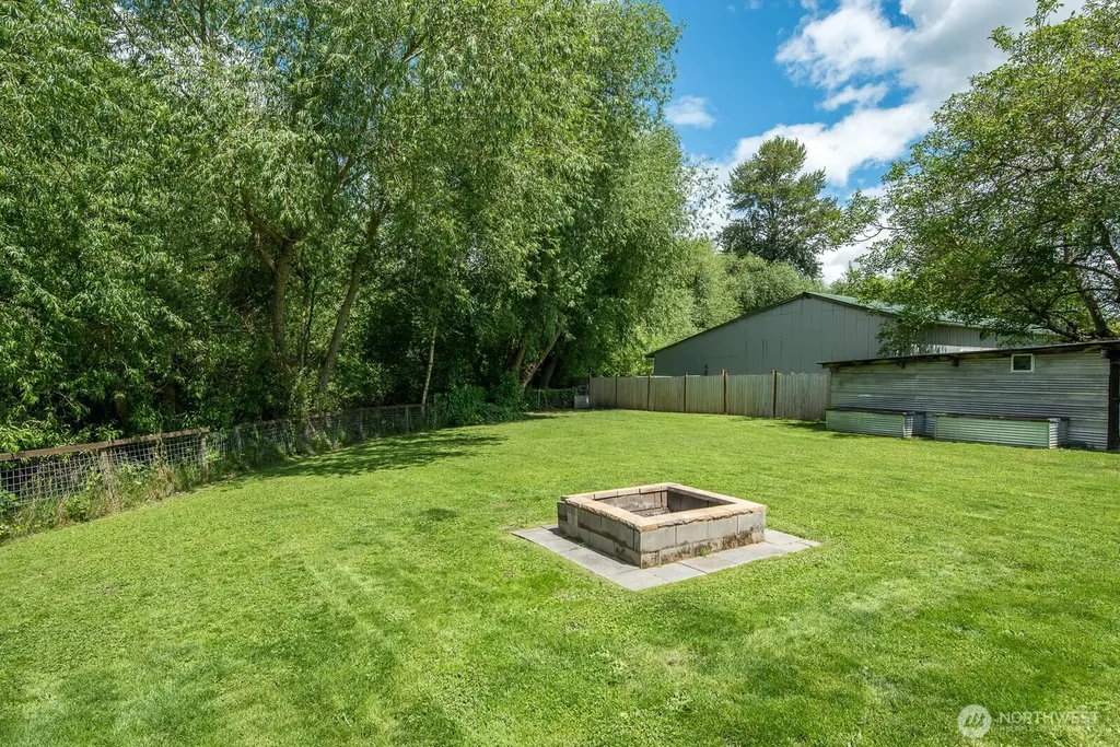 933 E Sharon Avenue Burlington WA 98233