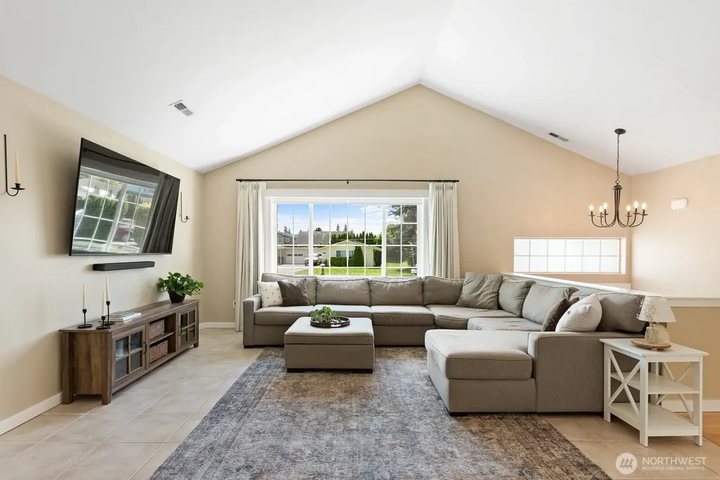 933 E Sharon Avenue Burlington WA 98233
