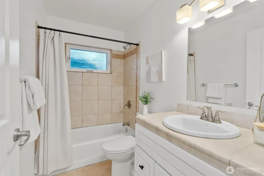 1928 109th Avenue SE Bellevue WA 98004