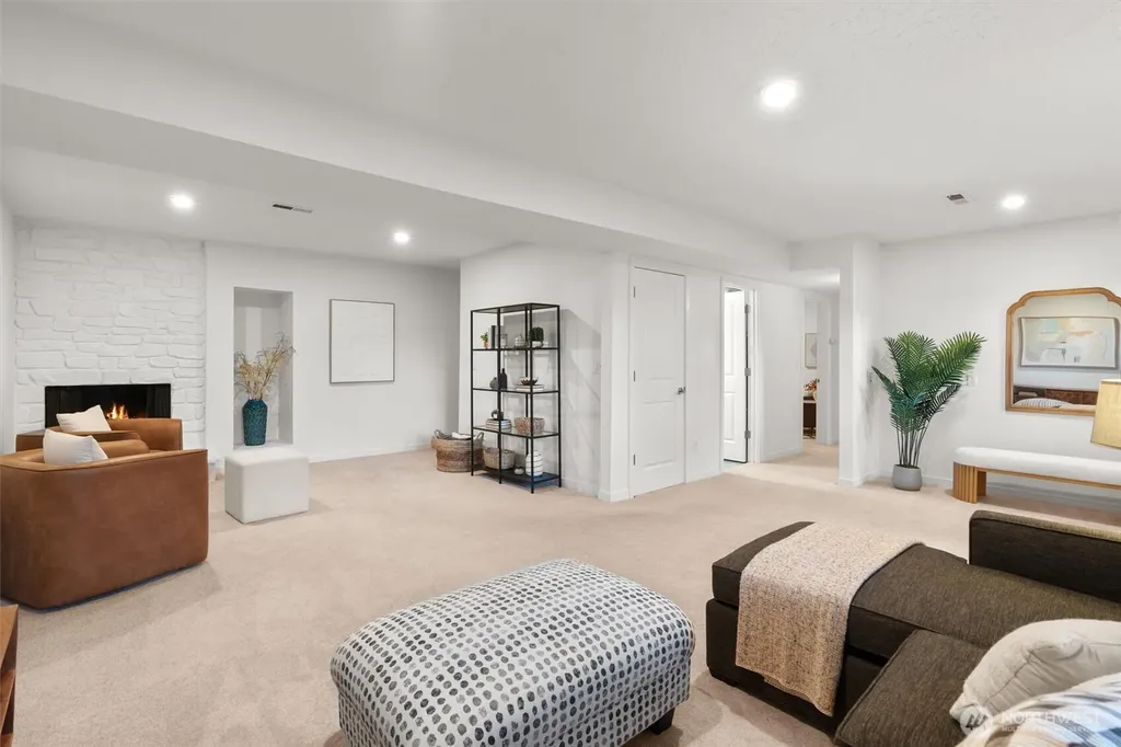 1928 109th Avenue SE Bellevue WA 98004