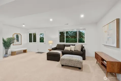1928 109th Avenue SE Bellevue WA 98004