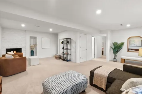 1928 109th Avenue SE Bellevue WA 98004