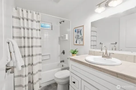 1928 109th Avenue SE Bellevue WA 98004
