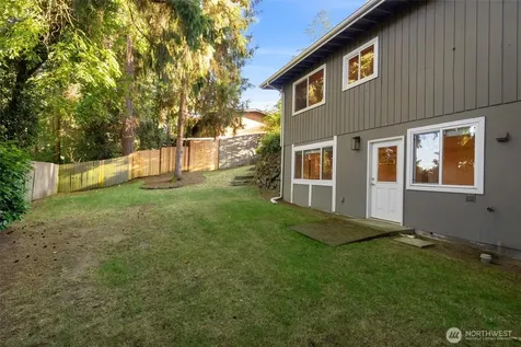1928 109th Avenue SE Bellevue WA 98004
